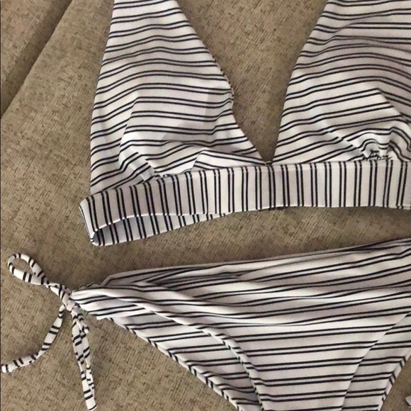 Striped bikini - Picture 2 of 3